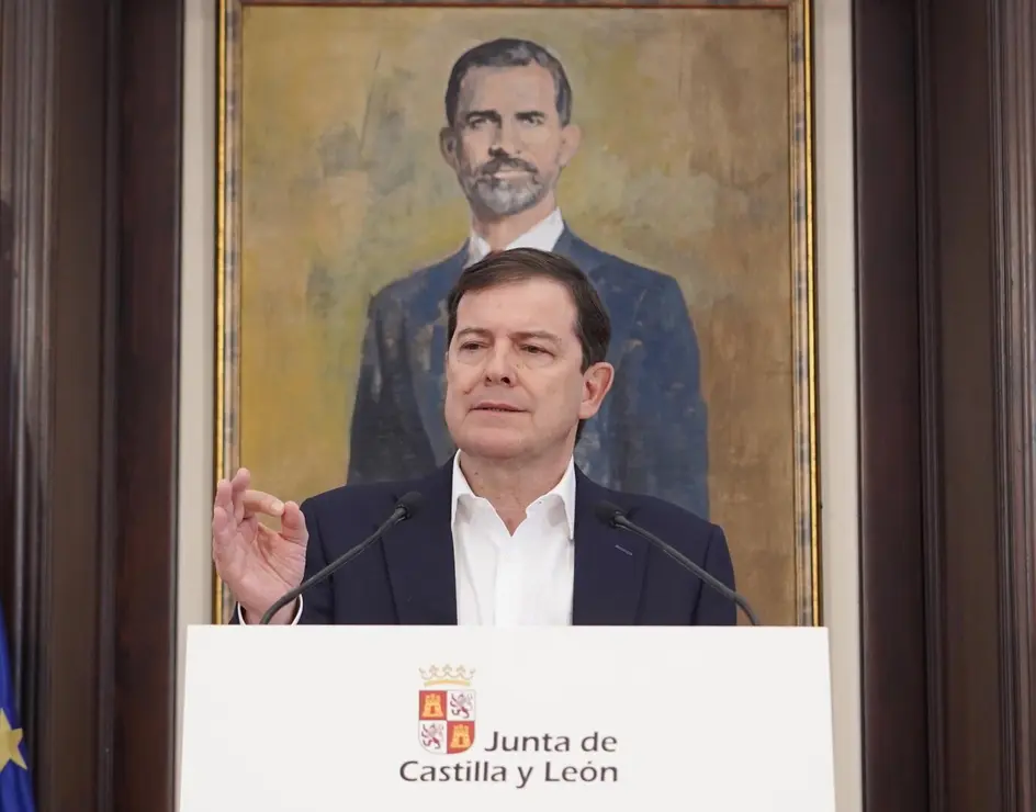 El presidente de la Junta de Castilla y León, Alfonso Fernández Mañueco, se reúne con miembros del Ejecutivo autonómico para avanzar en las actuaciones de reconstrucción de las zonas afectadas por los incendios forestales en la Comunidad. Foto: Rubén Cacho