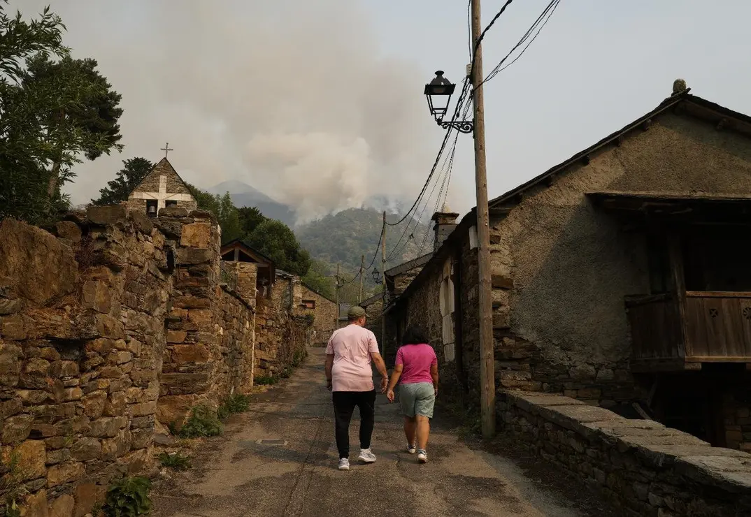 Incendio en Salientes (León). Foto: César Hornija