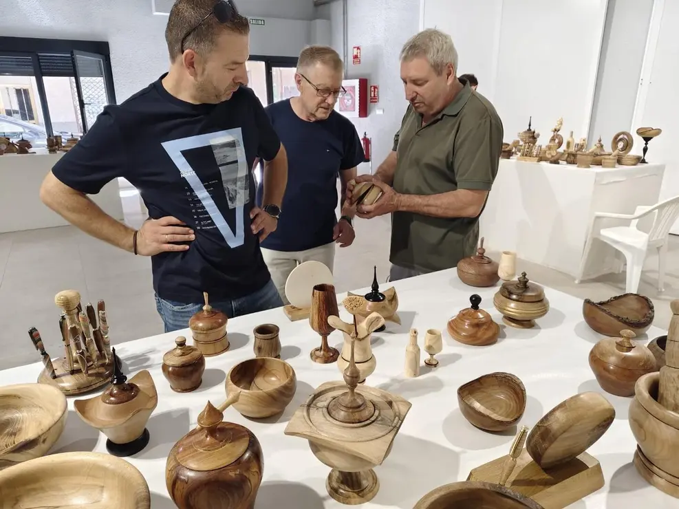 El Jardín de los Patos de Valencia de Don Juan acoge este fin de semana la 28 Feria de Artesanía.