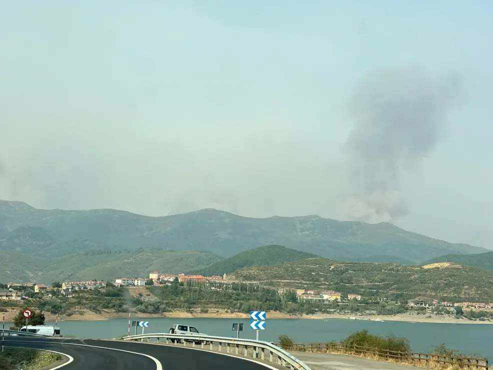 Imágenes de los incendios en Fasgar y Boca de Huérgano. Fotografías de Peio García y Mirian Chacón (6)