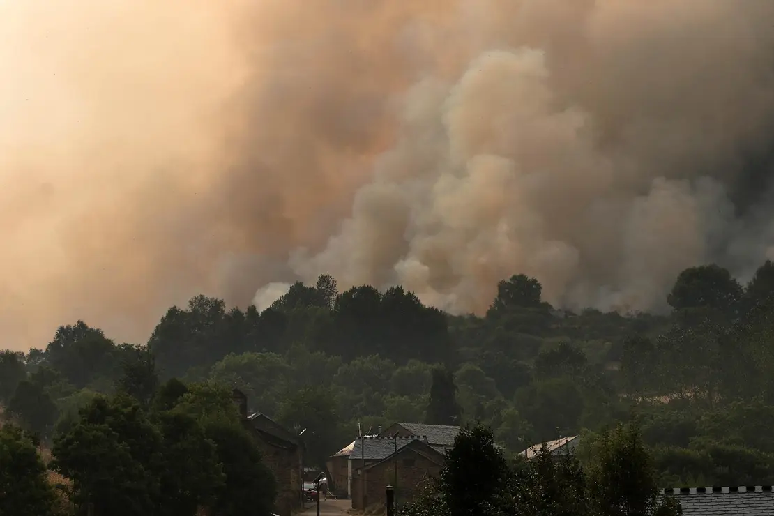 Imágenes de los incendios en Fasgar y Boca de Huérgano. Fotografías de Peio García y Mirian Chacón (10).1