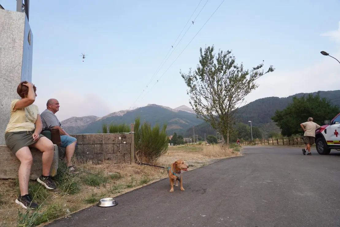Imágenes de los incendios en Fasgar y Boca de Huérgano. Fotografías de Peio García y Mirian Chacón (12)