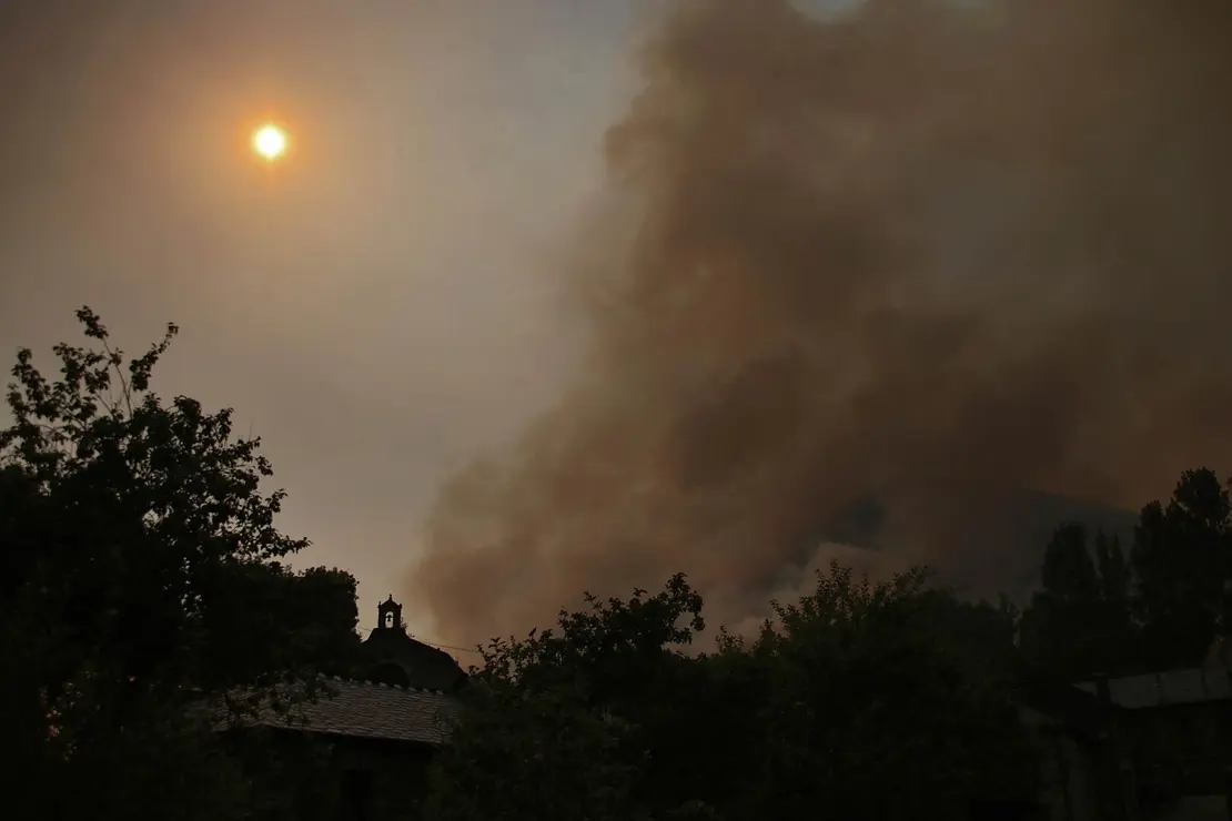 Imágenes de los incendios en Fasgar y Boca de Huérgano. Fotografías de Peio García y Mirian Chacón (16)