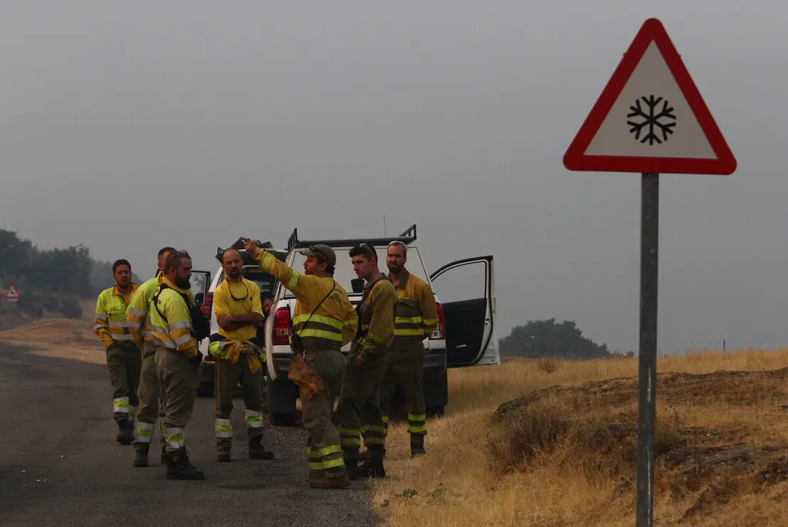 Cuadrillas desplazadas a San Cristóbal de Valdueza (León), para el incendio que afecta a varias pedanías de Ponferrada