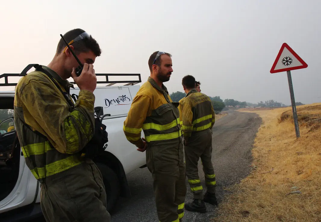 Cuadrillas desplazadas a San Cristóbal de Valdueza (León), para el incendio que afecta a varias pedanías de Ponferrada