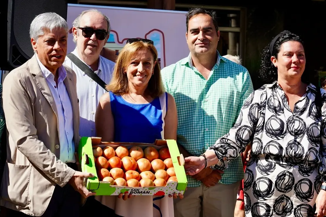 El delegado territorial de la Junta en León, Eduardo Diego, asiste a la celebración de la XXV edición de la Feria del Tomate de Mansilla de las Mulas