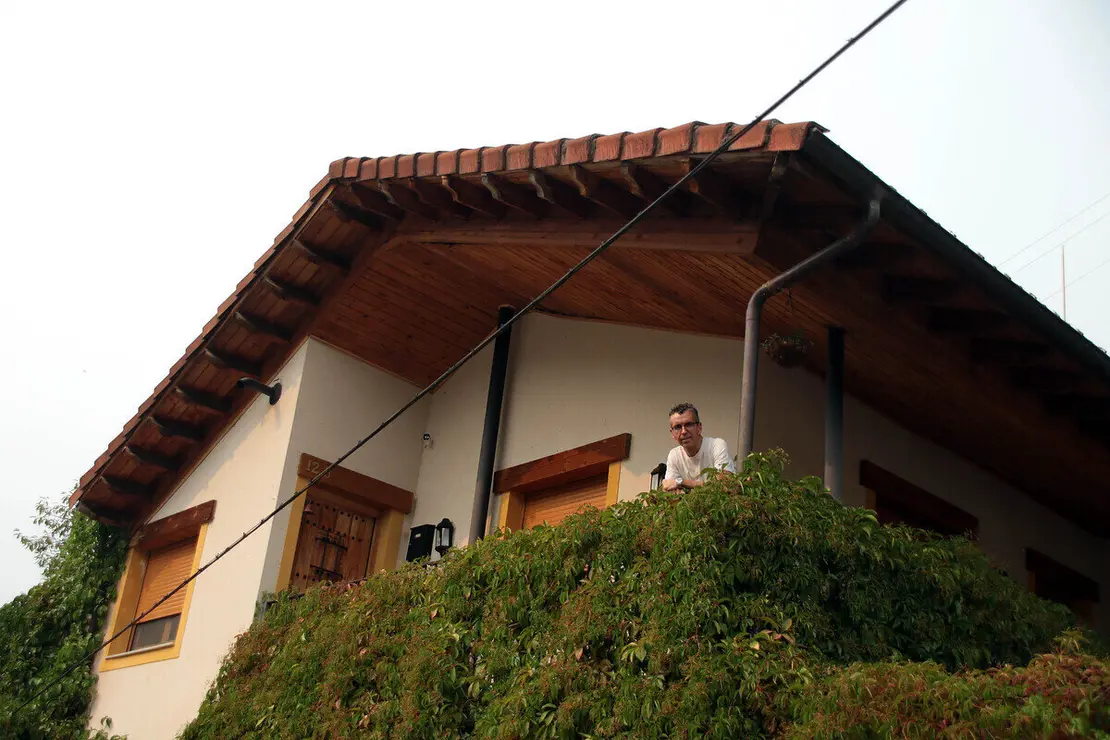 Jesús del Río regenta la Casa Rural Aguas Frías, en La Omañuela