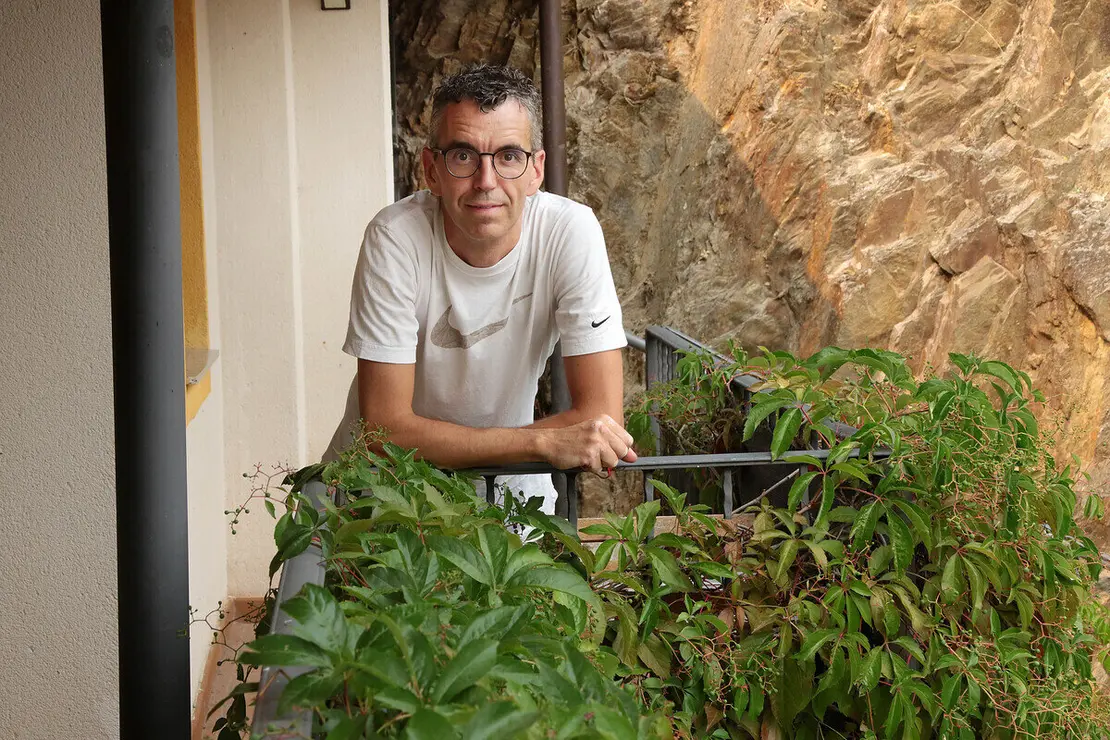 Jesús del Río regenta la Casa Rural Aguas Frías, en La Omañuela