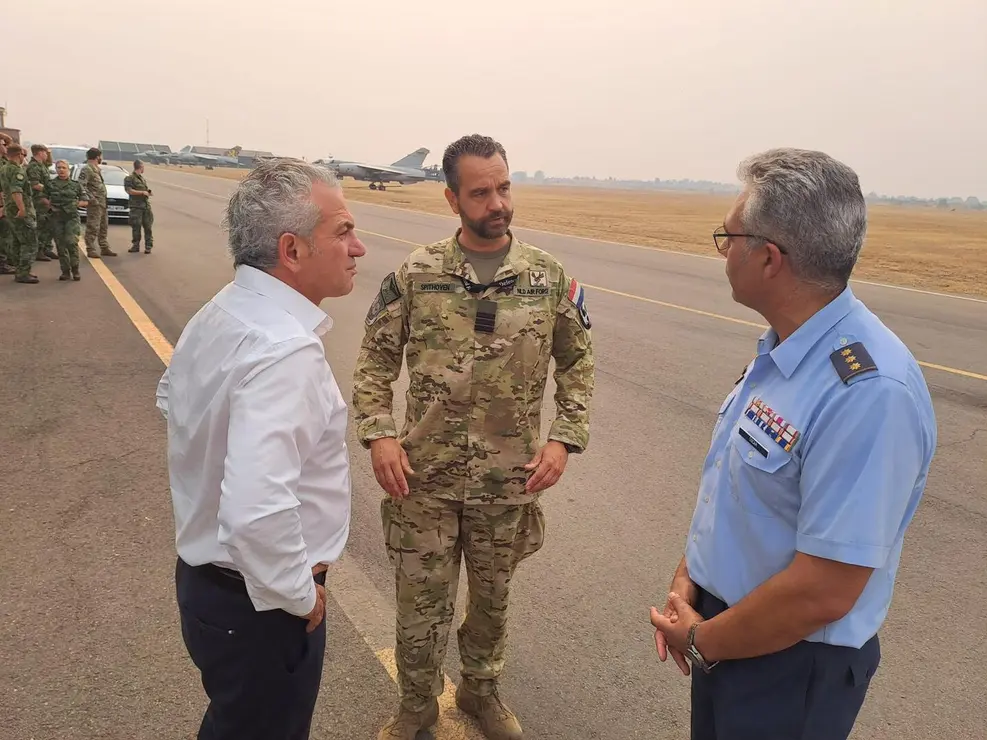 Dos helic&oacute;pteros Chinook llegan a la base a&eacute;rea Virgen del Camino (Le&oacute;n) para participar en el dispositivo de extinci&oacute;n de incendios