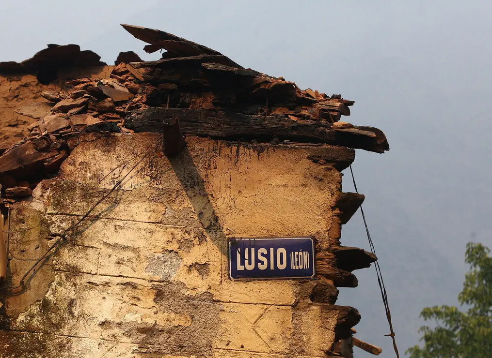 El pueblo de Lusio (León), arrasado por el fuego