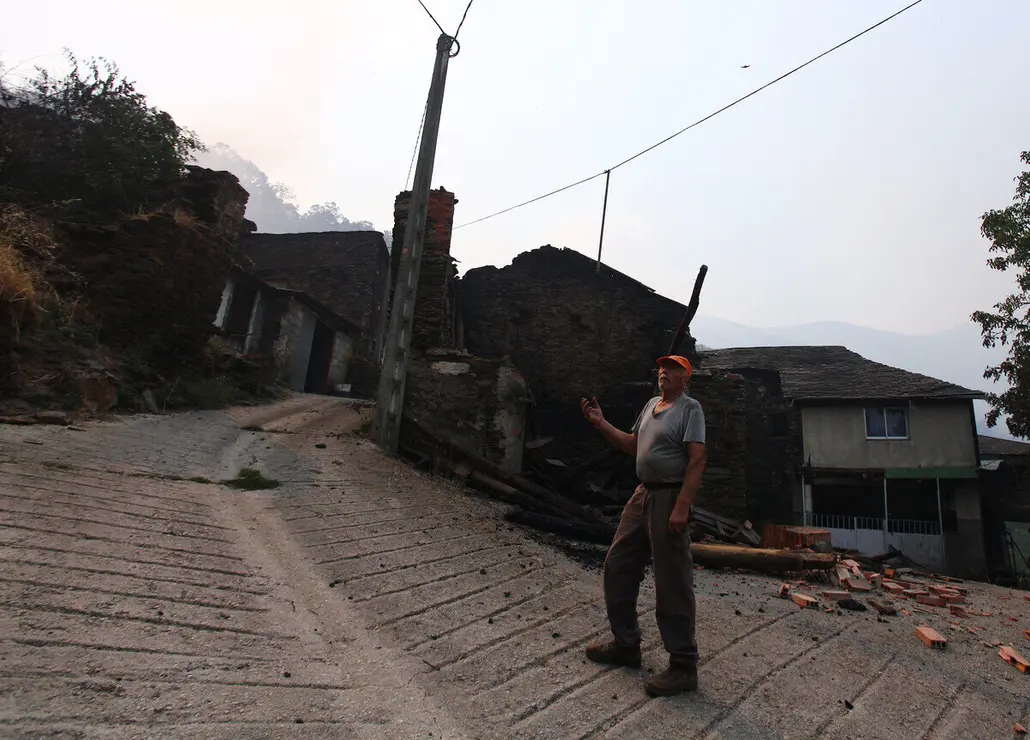 El pueblo de Lusio (León), arrasado por el fuego