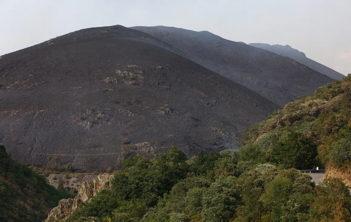 El incendio de Anllares (León), que afecta al Valle de Fornela