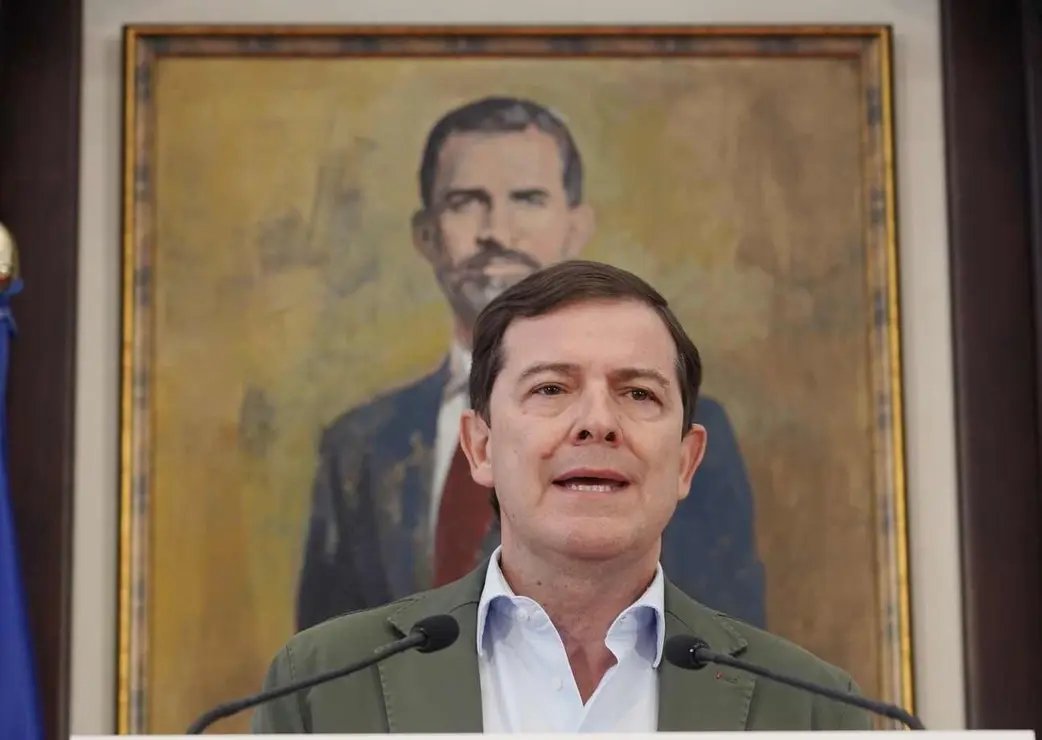 El presidente de la Junta de Castilla y León, Alfonso Fernández Mañueco, informa sobre las medidas de recuperación para las zonas afectadas por los incendios forestales aprobadas en Consejo de Gobierno extraordinario.