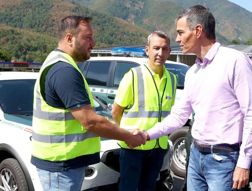 El presidente del Gobierno visita Asturias y respalda un pacto de estado mientras una ola de fuegos afecta a León y otras provincias. Pool Heraldo de León