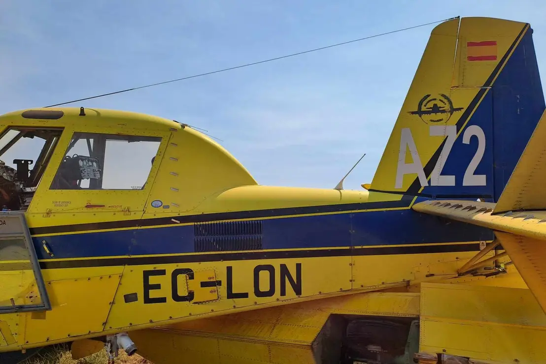 Una avioneta hace un aterrizaje de emergencia en la base de Rosinos de la Requejada (Zamora) tras sufrir daños en un estabilizador