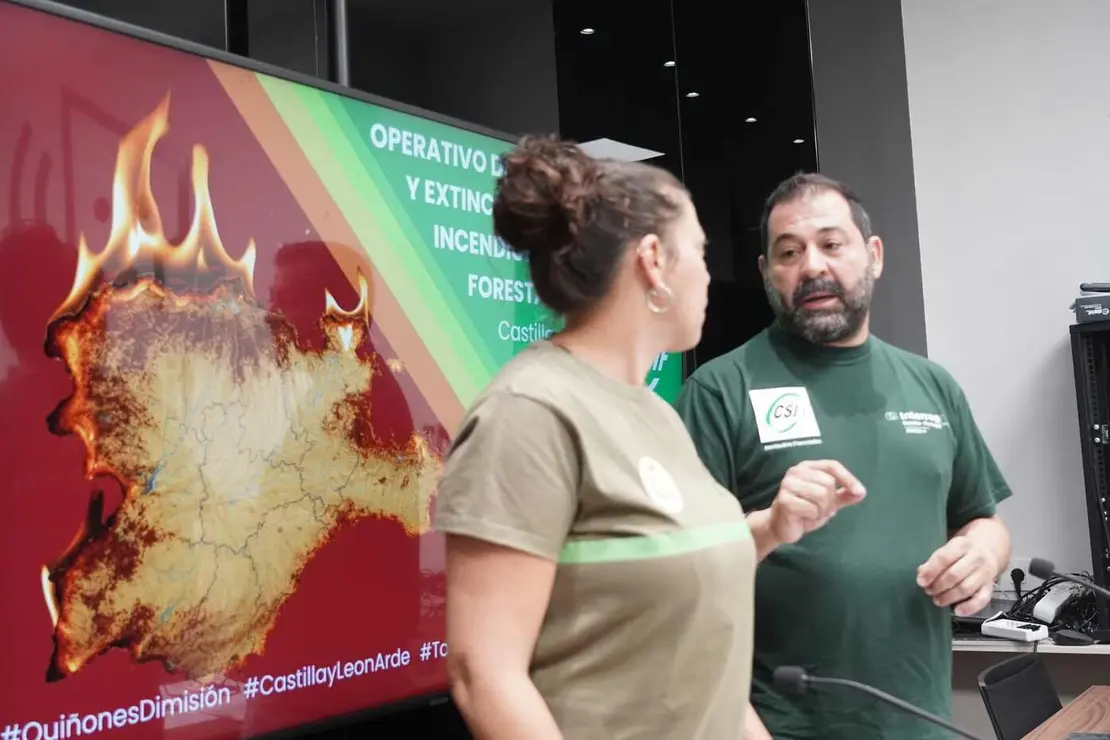 El sindicato Csif Castilla y León valora el operativo contra los incendios forestales en la Comunidad, con la presencia del presidente del sector de Administración General de la Junta del sindicato, Agustín Angulo, y la delegada-portavoz en Medio Ambiente y agente medioambiental, Sara Mateos.