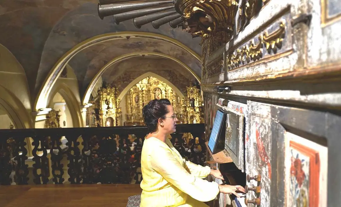 Ana María Fonseca inaugura la VII edición del Curso Internacional de Órgano Ibérico con un concierto que une tradición española y americana.