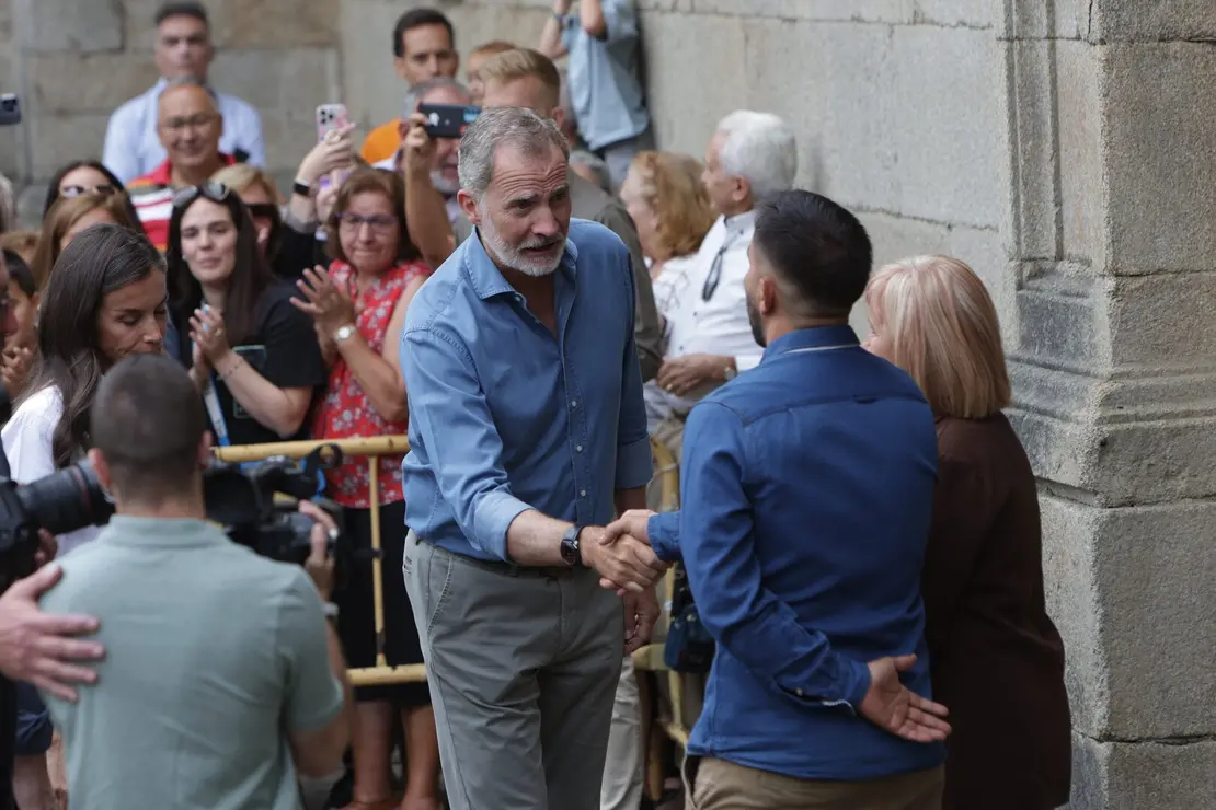 Los reyes visitan las principales zonas afectadas por los incendios forestales en Castilla y León, acompañados del presidente de la Junta, Alfonso Fernández Mañueco