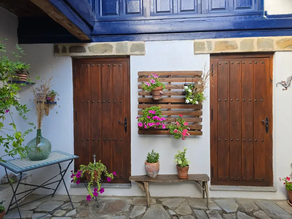 Patios (4)