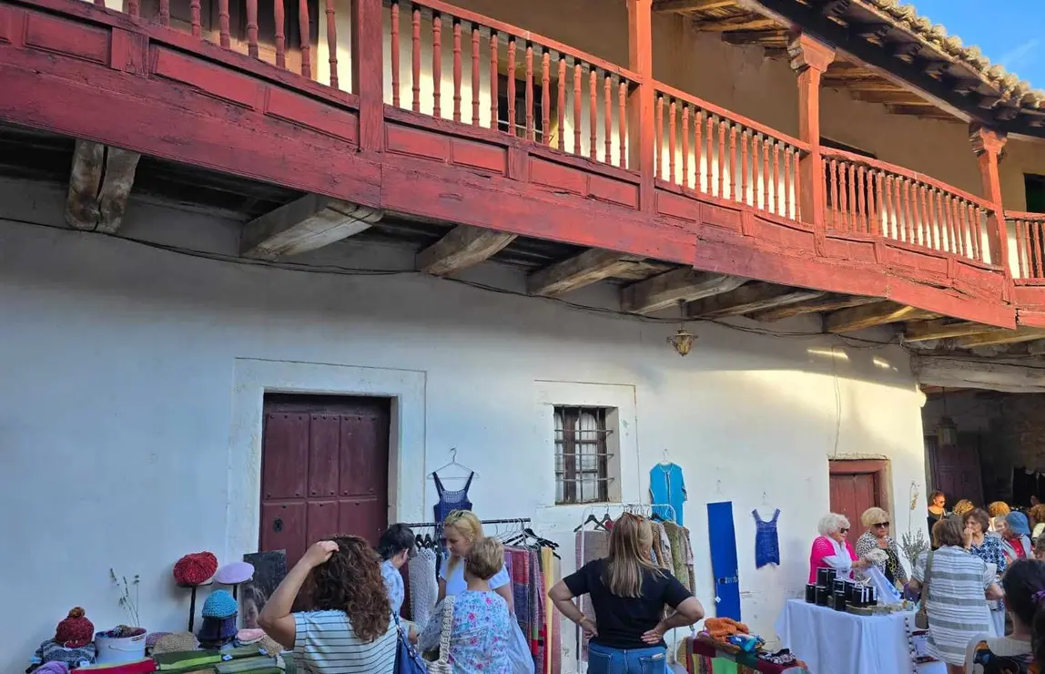 Patios (14)
