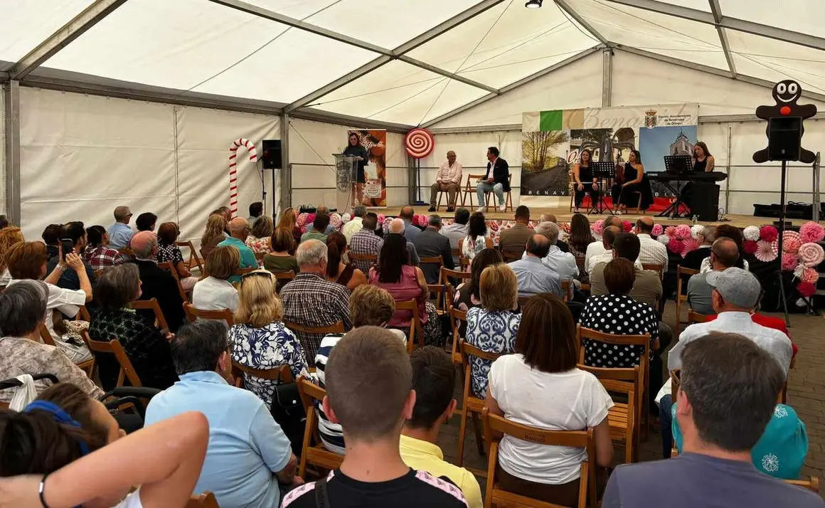 Benavides de Órbigo se vistió de gala este fin de semana para celebrar su XXVIII Feria del Dulce, una cita que volvió a confirmar por qué esta localidad se ha consolidado como capital de la cultura gastronómica en la provincia. Fotos: Luisa Álvarez