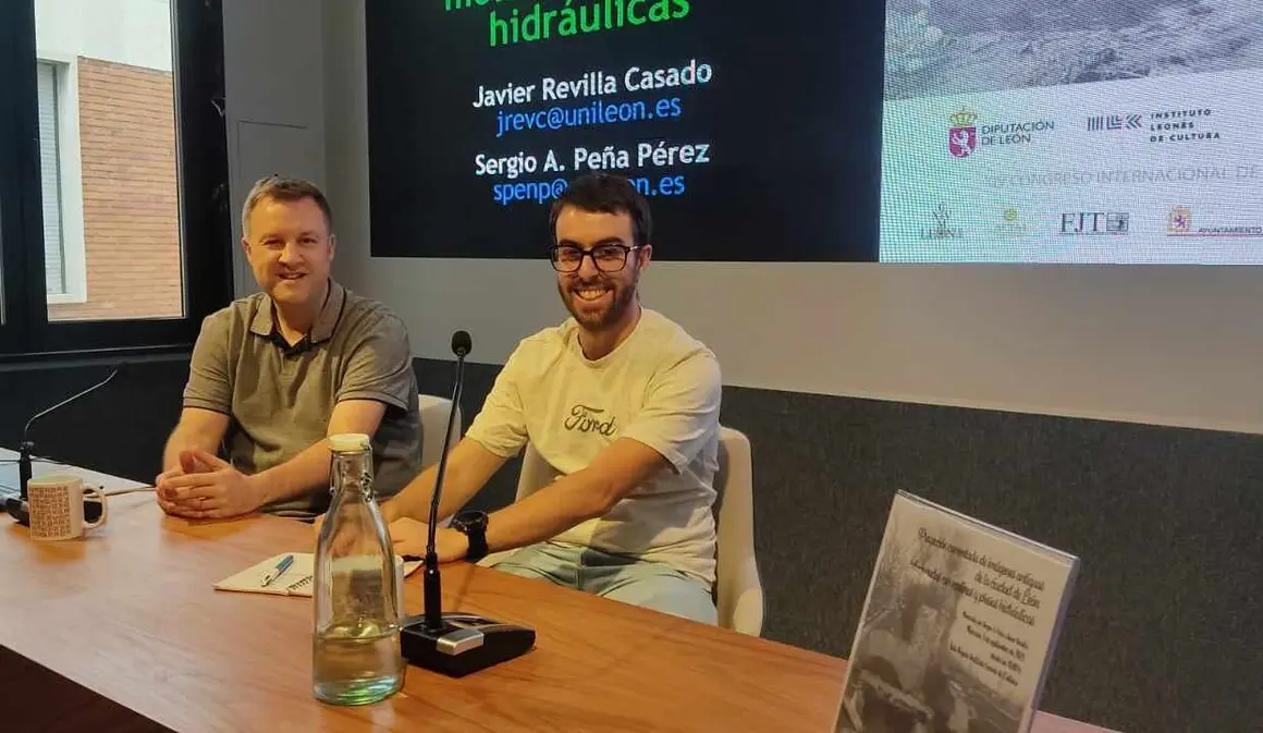 La sala Región del Instituto Leonés de Cultura (ILC) de la Diputación de León ha acogido este miércoles una proyección comentada de imágenes antiguas de la ciudad de León relacionadas con los molinos y las presas hidráulicas.