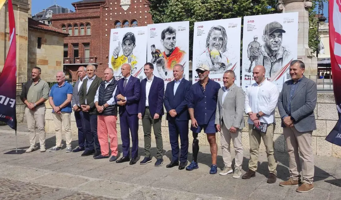 El Foro Internacional del Deporte Ciudad de León Abanca (FID) ha presentado este jueves en el Ayuntamiento de León el cartel de su IX edición, que reunirá en la capital leonesa a grandes figuras del deporte español. Entre los nombres destacan Iker Casillas, Mireia Belmonte, Alberto Contador y Paul Montiel, el triatleta conocido como El Hombre de Titanio.