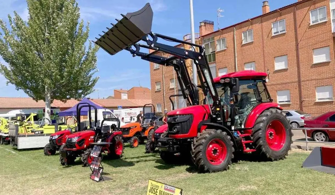 La localidad de Santa María del Páramo cerró ayer la 64 edición de la Feria Multisectorial y Agroalimentaria 2025, que en esta ocasión se prolongó un día más y atrajo a más de 20.000 visitantes.