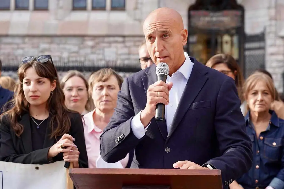 La Plataforma contra la Violencia Machista de León organiza un acto institucional con motivo de su 20 aniversario, con la participación del alcalde de León, José Antonio Diez