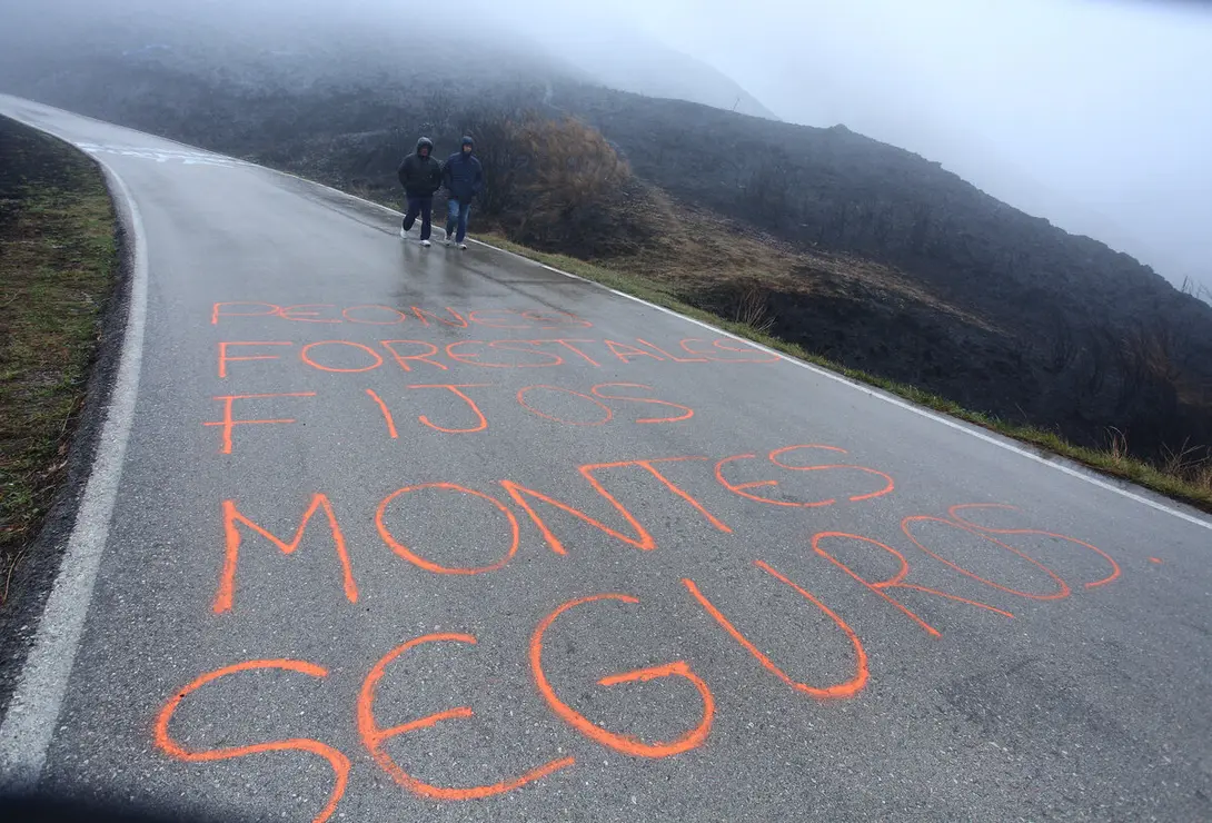 Ambiente previo a la subida al alto del Morredero en Ponferrada de la etapa de la Vuelta ciclista a España