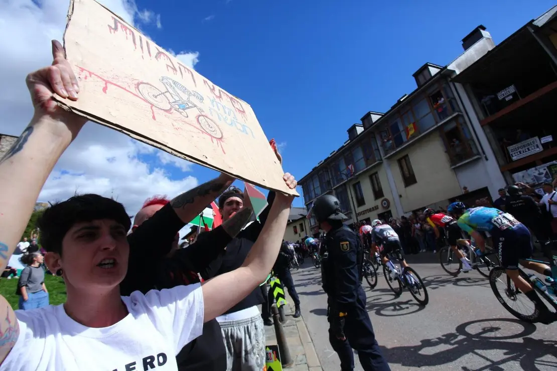 Protesta Vuelta a España (18)