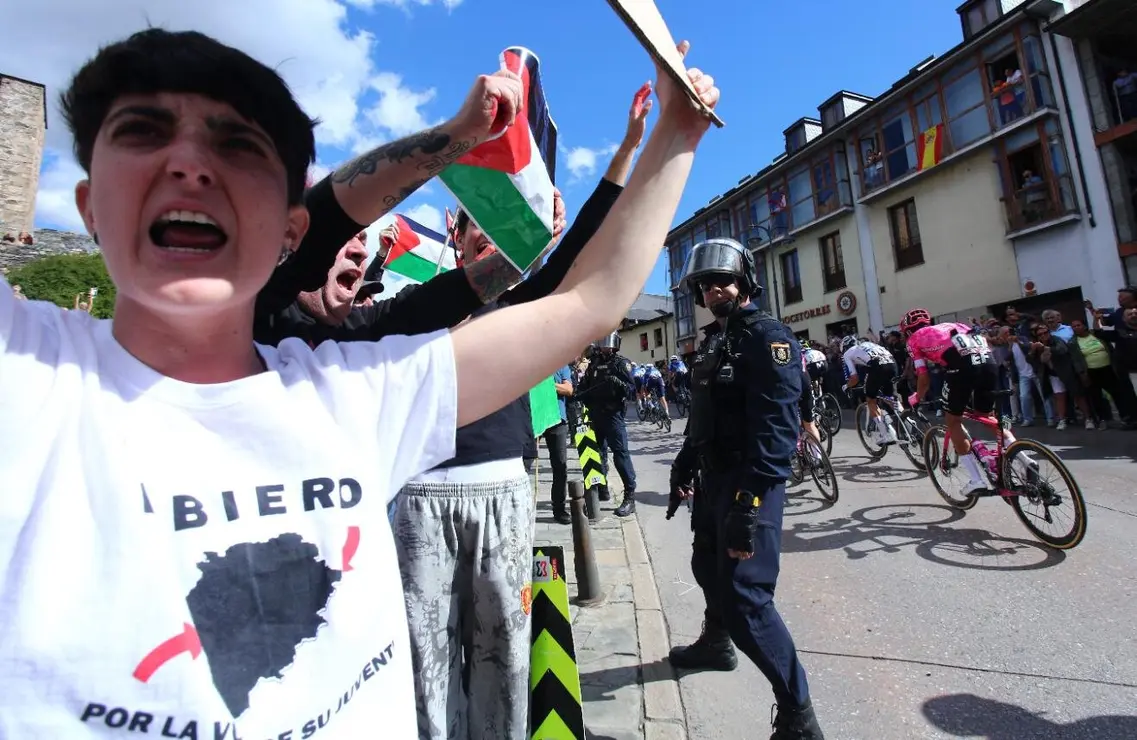 Protesta Vuelta a España (19)