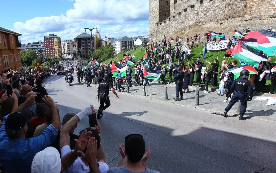 Protesta Vuelta a España (30)