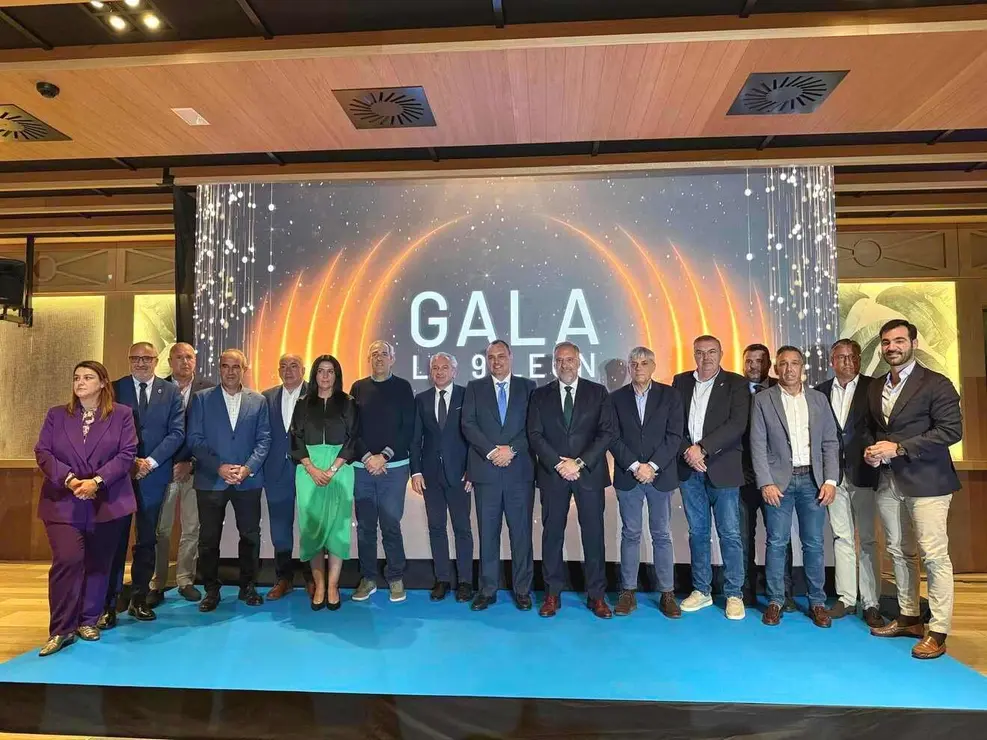 La 9 Televisión inauguró a última hora de este jueves su temporada 2025-2026 con una gala celebrada en el Olímpico de León, que reunió a representantes institucionales y del tejido económico y social de la provincia.