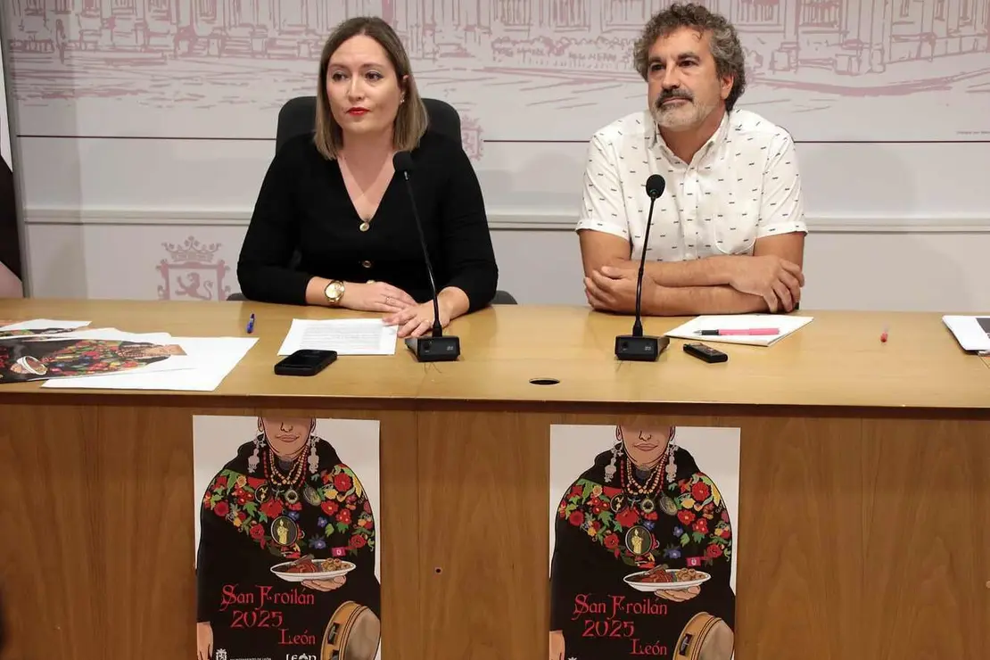 La concejala de Fiestas del Ayuntamiento de León, Camino Orejas, presenta las fiestas de San Froilán