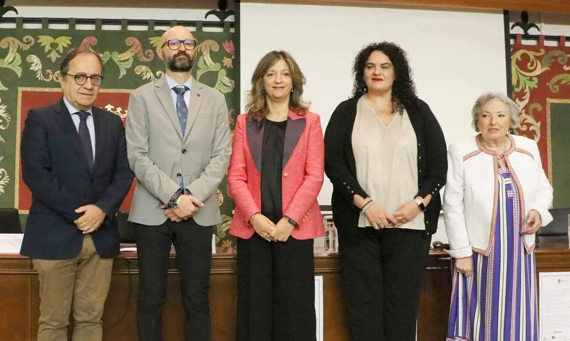 El Seminario de Relaciones Internacionales reúne a 900 participantes y la secretaria de Estado de Migraciones defiende en la ULE la reforma normativa como vía para reforzar los derechos de las personas inmigrantes.