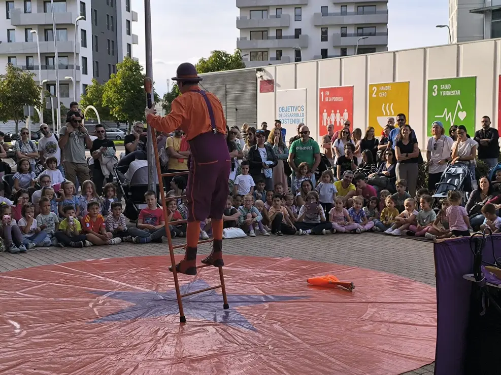 Clown (2)