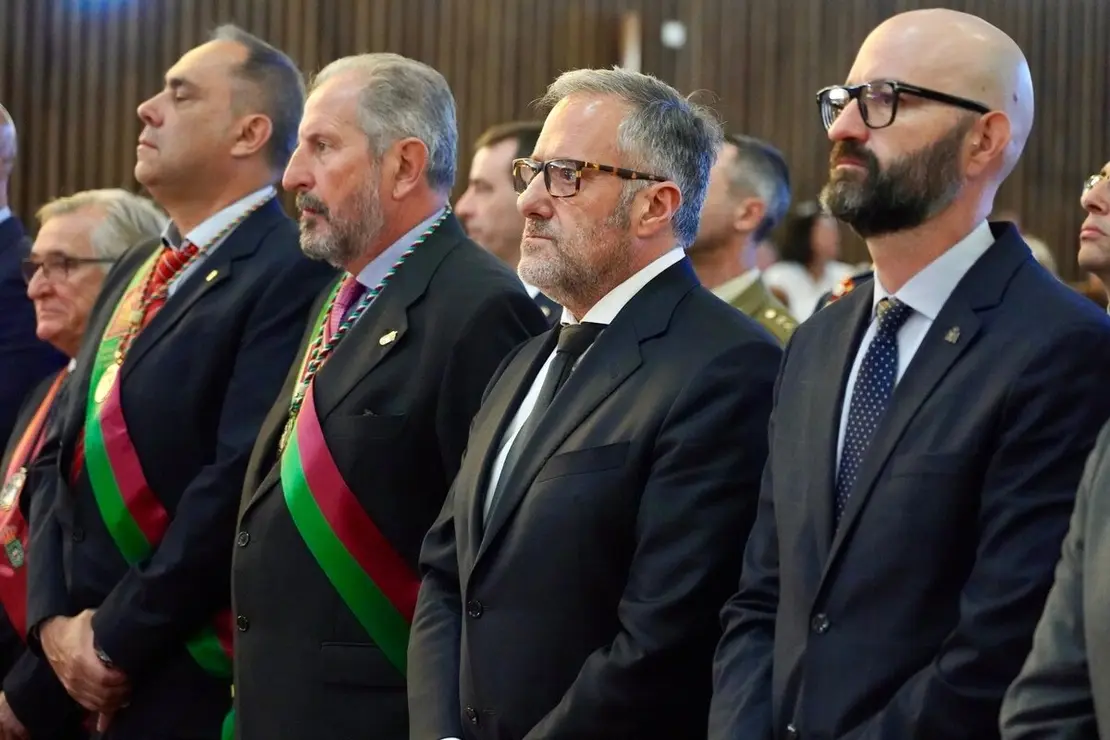 Misa de la festividad de la Virgen del Camino, con presencia de los Ayuntamientos del Voto. Asisten el presidente de las Cortes Autonómicas, Carlos Pollán, y miembros de la corporación municipal de Leó