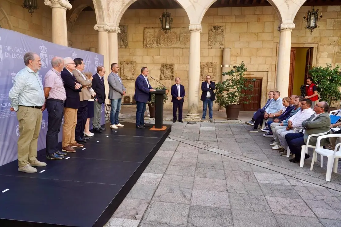 Pendones Diputación (8)