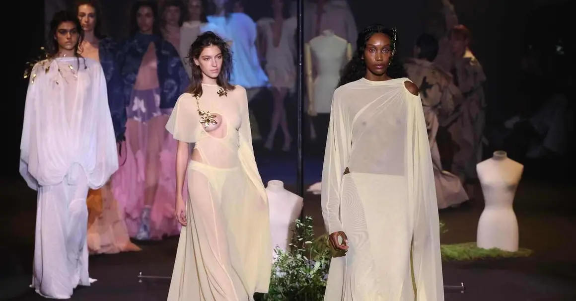 Desfile de la diseñadora Leonesa, María Lafuente en la Mercedes - Benz Fashion Week.