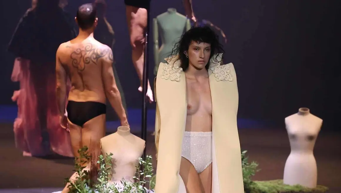 Desfile de la diseñadora Leonesa, María Lafuente en la Mercedes - Benz Fashion Week.