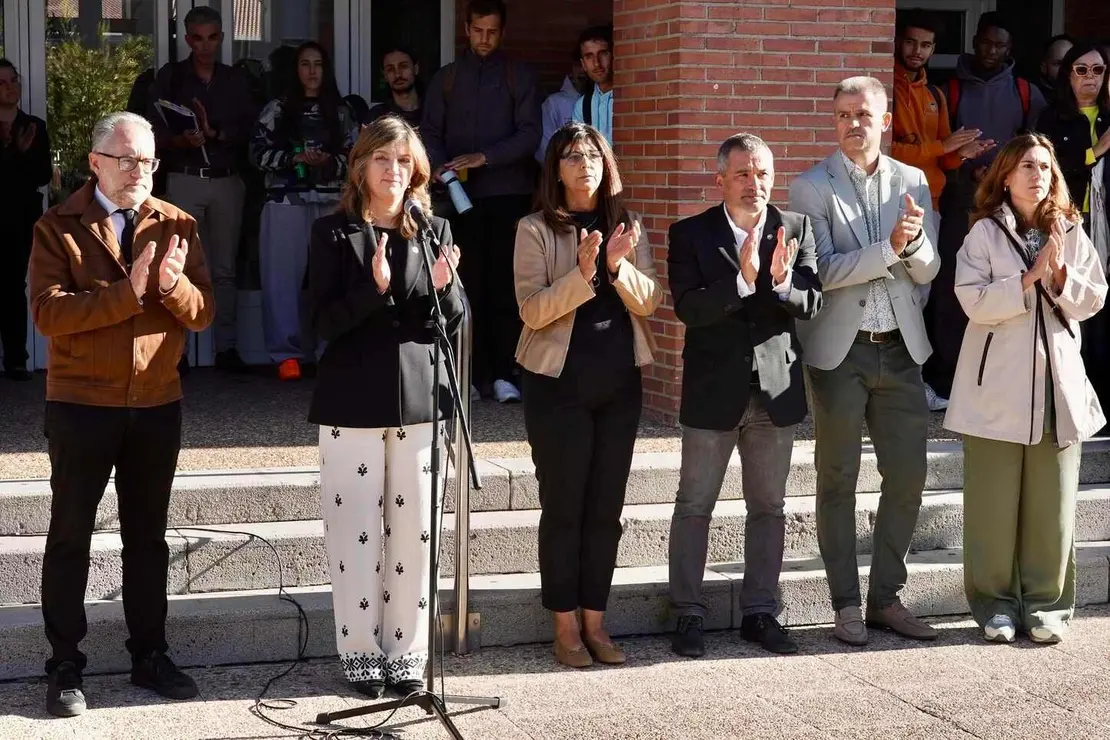 La Universidad de León celebra un minuto de silencio en recuerdo de la estudiante del Gaado en Turismo fallecida este viernes en Nápoles (Italia) donde se encontraba cursando una beca Erasmus+