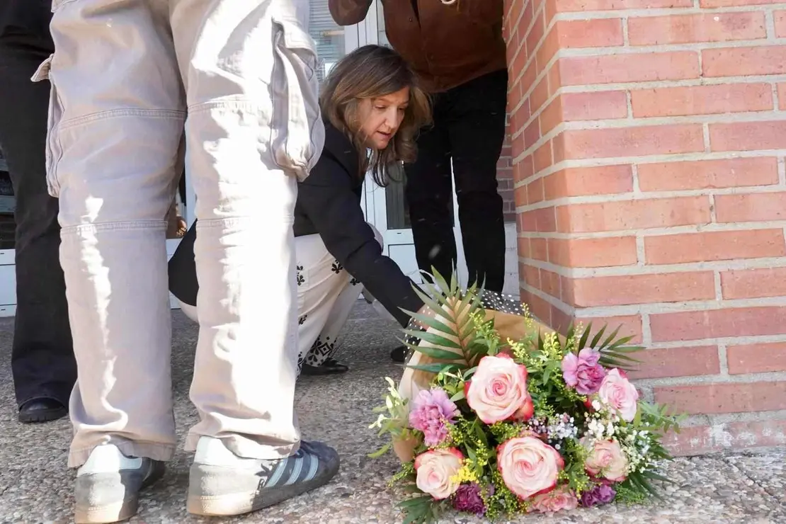 La Universidad de León celebra un minuto de silencio en recuerdo de la estudiante del Gaado en Turismo fallecida este viernes en Nápoles (Italia) donde se encontraba cursando una beca Erasmus+