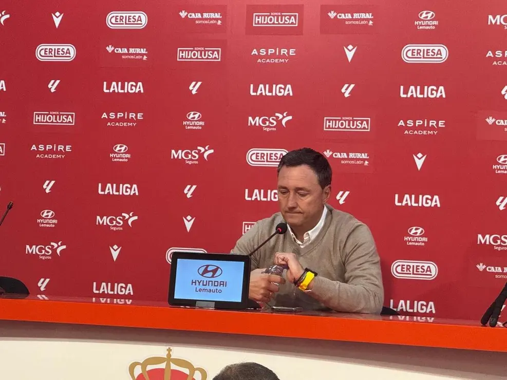 Rueda de prensa Llona (3)