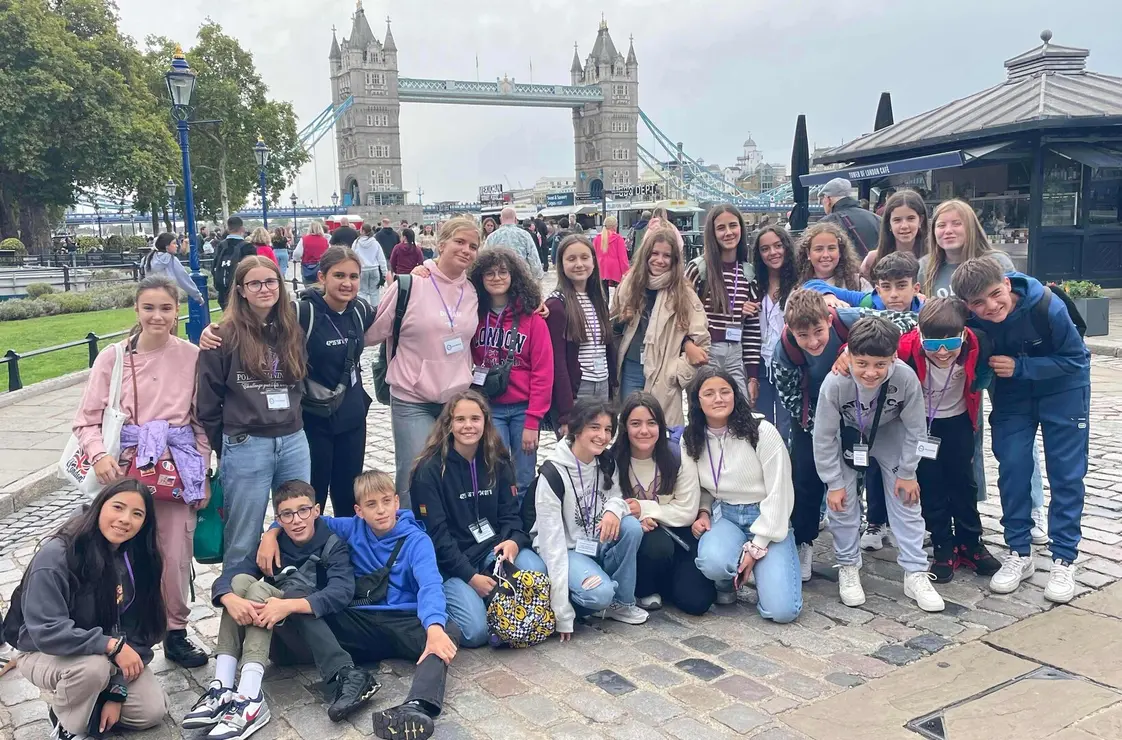 Alumnos de Primaria, Secundaria y Bachillerato del Divina Pastora participan en inmersiones lingüísticas en España, Reino Unido, Irlanda y un intercambio con Estados Unidos.