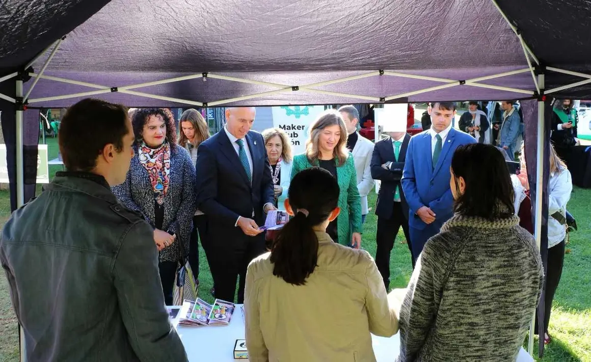 Durante toda la semana, el estudiantado de la Universidad de León está disfrutando de las ‘Jornadas del estudiante’ que este jueves han llegado a su día central en el que se concentra la mayor parte de la programación con la Feria del Estudiante como eje central.