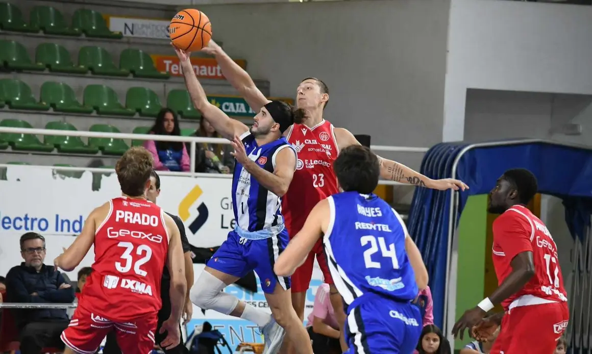 La Cultural se lleva el derbi y avanza en la Copa de España. El conjunto leonés venció 83-91 en el Lydia Valentín con un inspirado Deng, mientras Ponferrada queda pendiente de otros resultados para conocer su futuro en la competición.