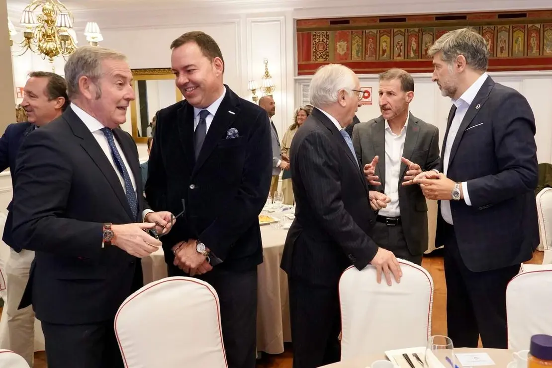 El presidente del Círculo de Empresarios, Juan María Nin, participa en un Encuentro Empresarial organizado por el Círculo Empresarial Leonés