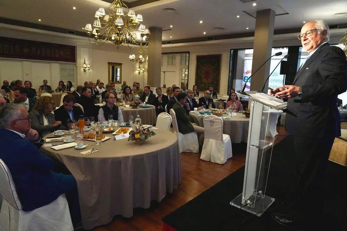 El presidente del Círculo de Empresarios, Juan María Nin, participa en un Encuentro Empresarial organizado por el Círculo Empresarial Leonés