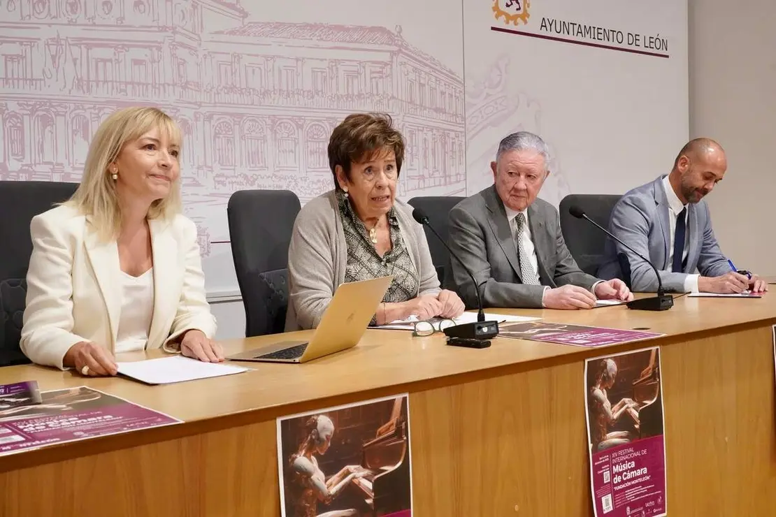 La concejala de Acción y Promoción Cultural, Elena Aguado, presenta el XIV Festival Internacional de Música de Cámara Fundación Monteleón. Estará acompañada del vicepresidente de la Fundación MonteLeón, Ángel Valencia, y de la directora artística del Festival, Carmen Mayo